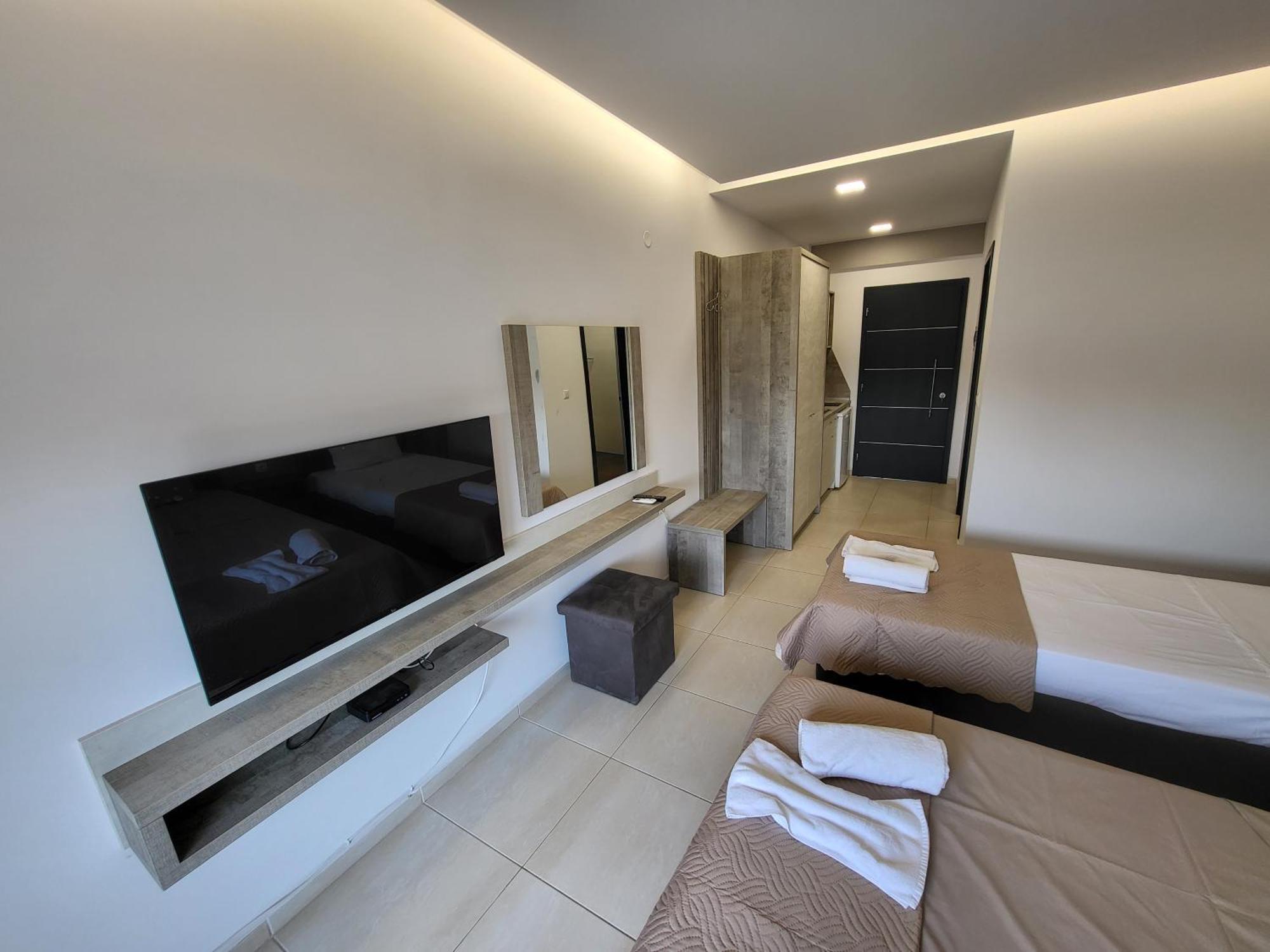 Radina Family Aparthotel Kallithea  Exterior foto
